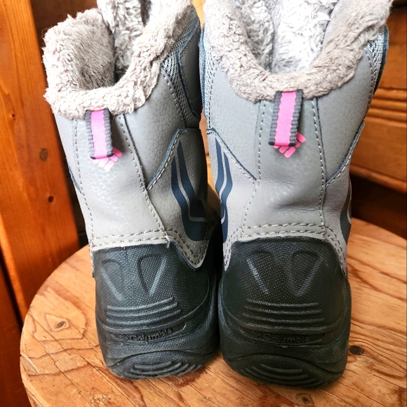 COLUMBIA 200GMS SNOW BOOTS-WATERPROOF PINK/GREY-SIZE 4- SEE DESCRIPTION - Picture 7 of 9